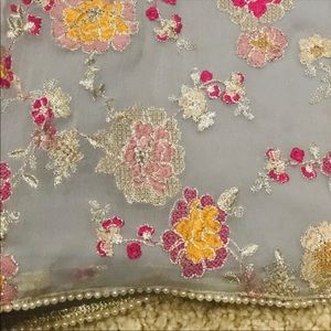 Pakistani Indian suit/ shalwar kameez